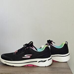 Skechers Women's GoWalk Arch Fit Fun Voyage Walking Shoes Size 10 NWT